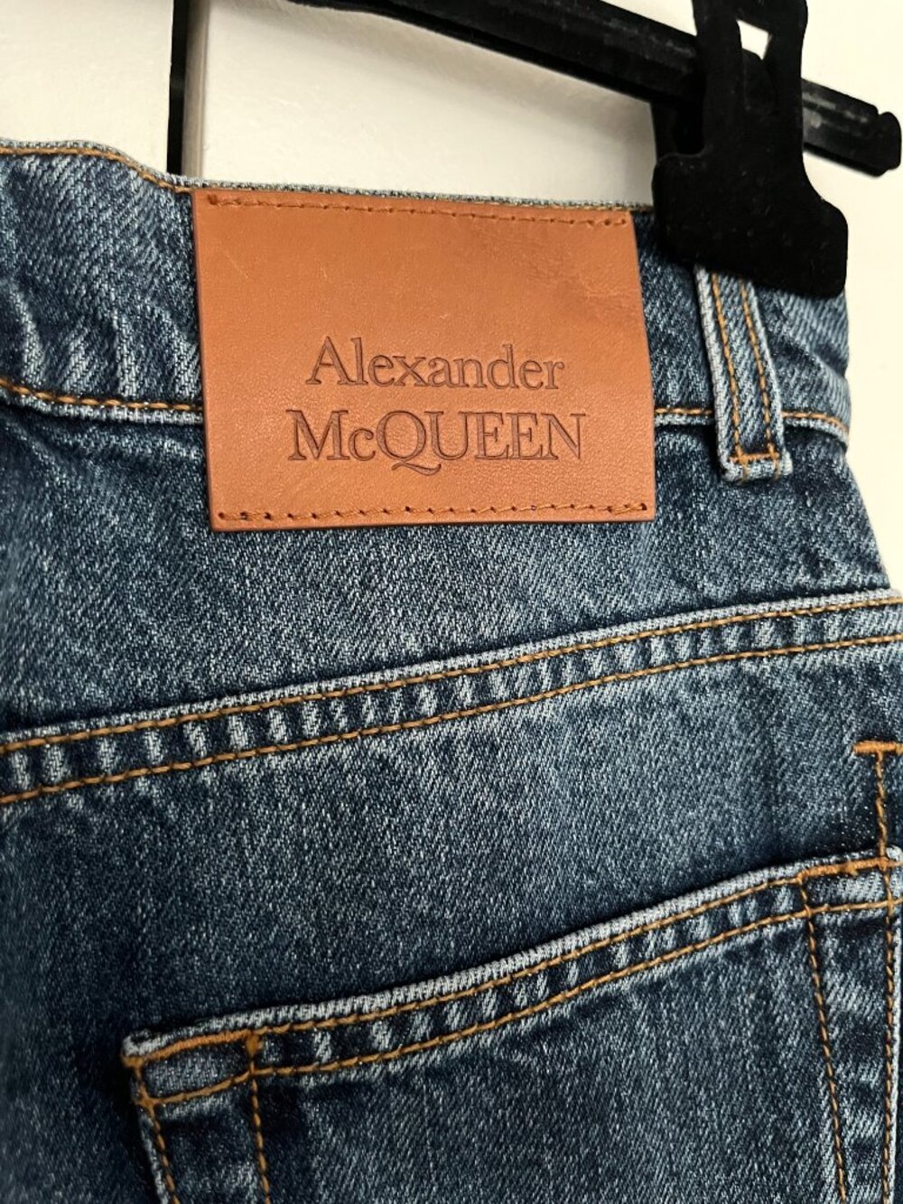Alexander McQueen High Rise Tapered Straight Jeans Med Wash S23 Size 24 NWT $790 - Picture 13 of 16